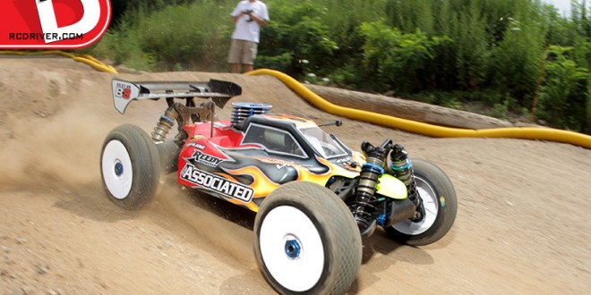 Team Associated RC8B3