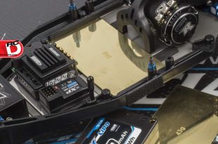 Team Associated - B6 Brass Under Battery Weights_1 copy