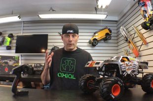Axial Racing SMT10
