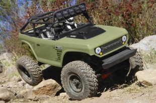 Axial SCX10 II Deadbolt
