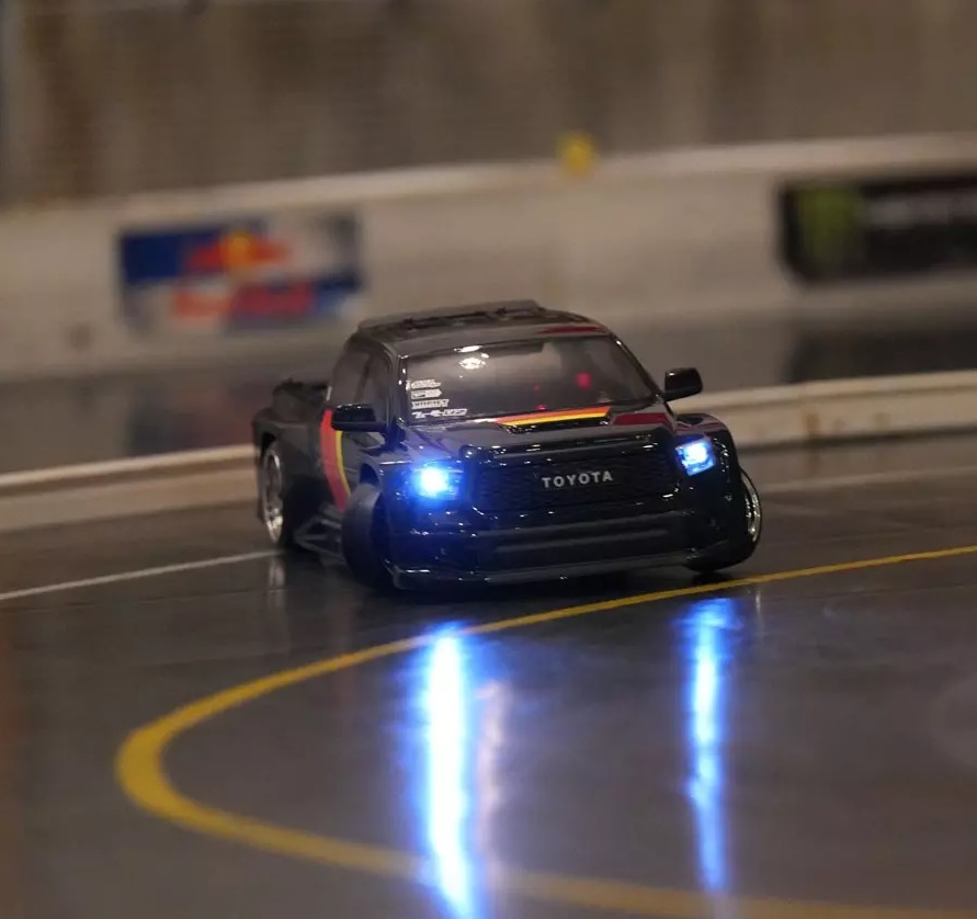 Kyosho 2021 Toyota Tundra Drift Ver. Readyset