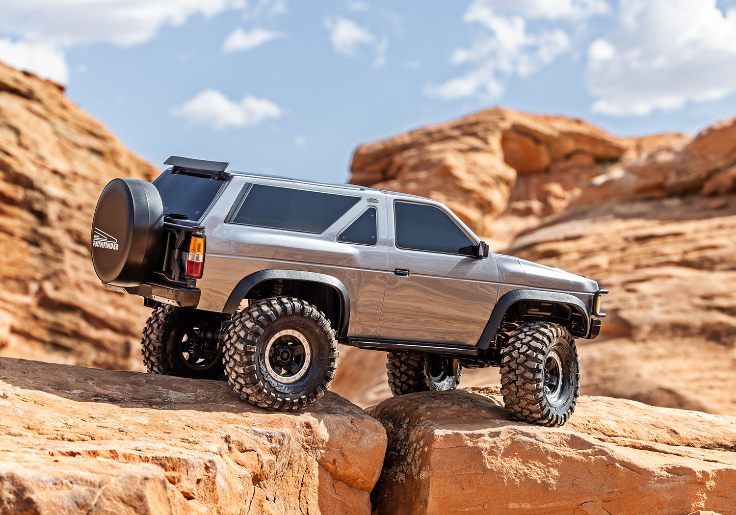 Traxxas TRX-4 Nissan Pathfinder 4X4 Off-road Truck
