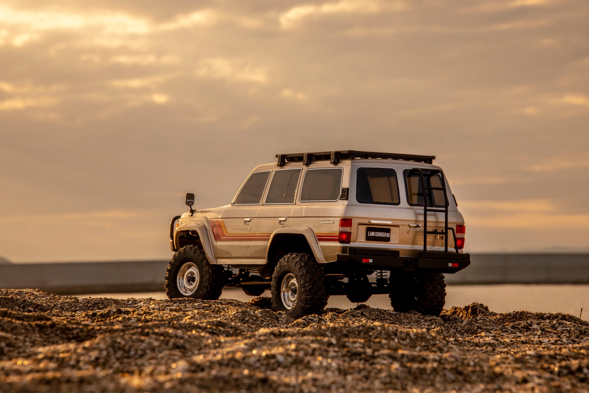 Kyosho KC10 Series Toyota Land Cruiser 60 Readyset